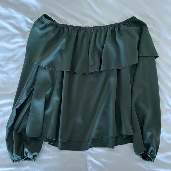 Aritzia off the shoulder top(size small) - Picture 3 of 4